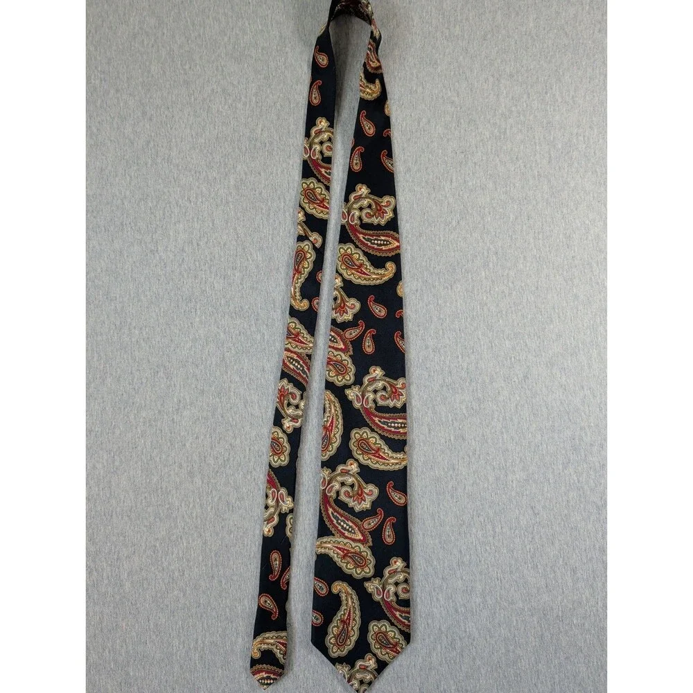 Sutter And Grant Blue Paisley Tie 3 3/4 Wide x 56 1/2 Long 100% Silk Made In USA